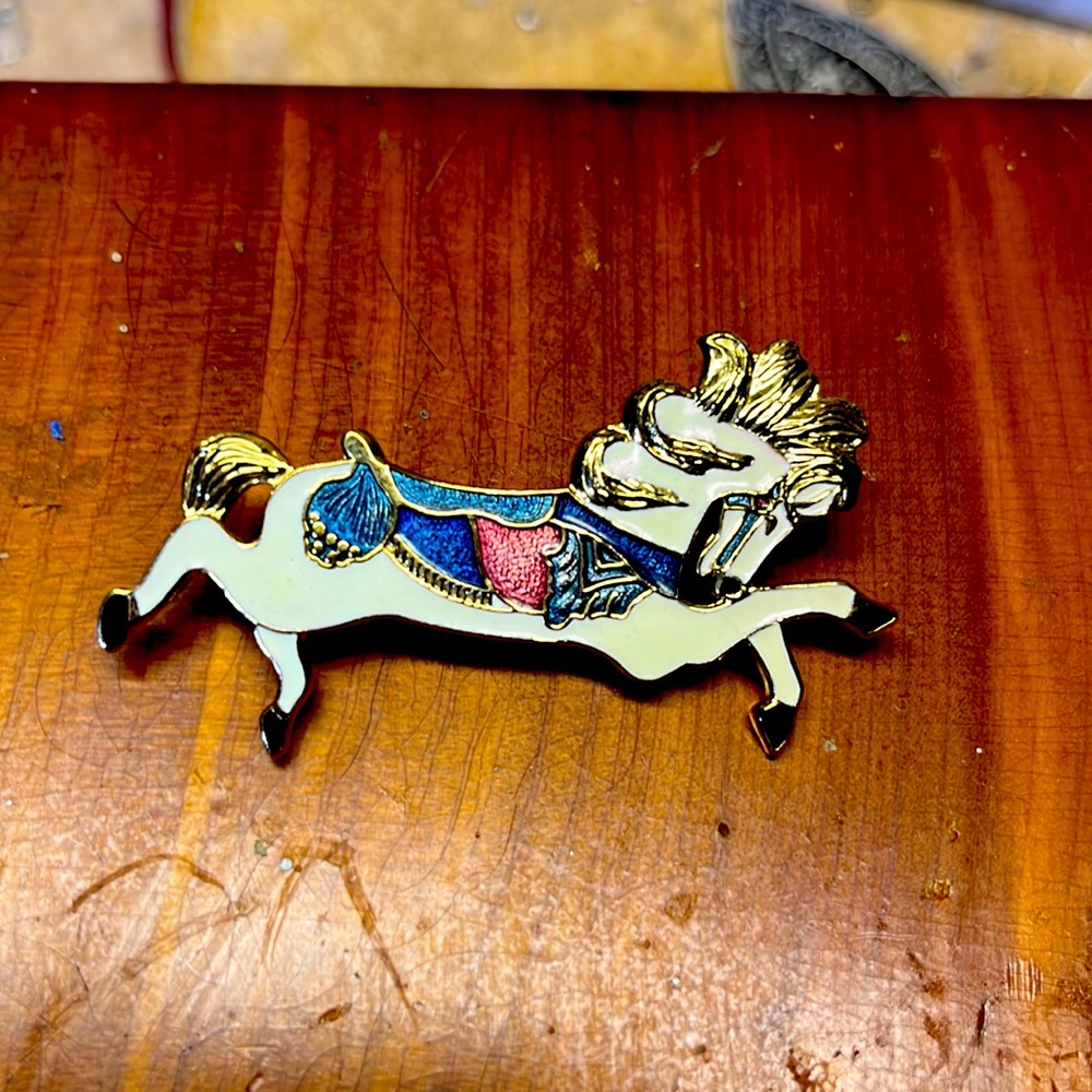 Vtg cloisonné carousel horse pin